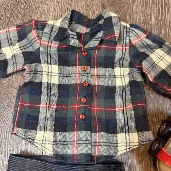 Pleasant Company Molly's After School Outfit + Brown Oxfords & Red Roller Skates - Picture 3 of 13